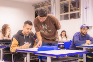 aulas-de-portugues-para-migrantes-no-promigra-foto-jessica-natal-30