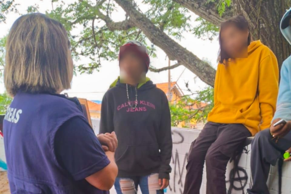 Assistente Social em atendimento à crianças