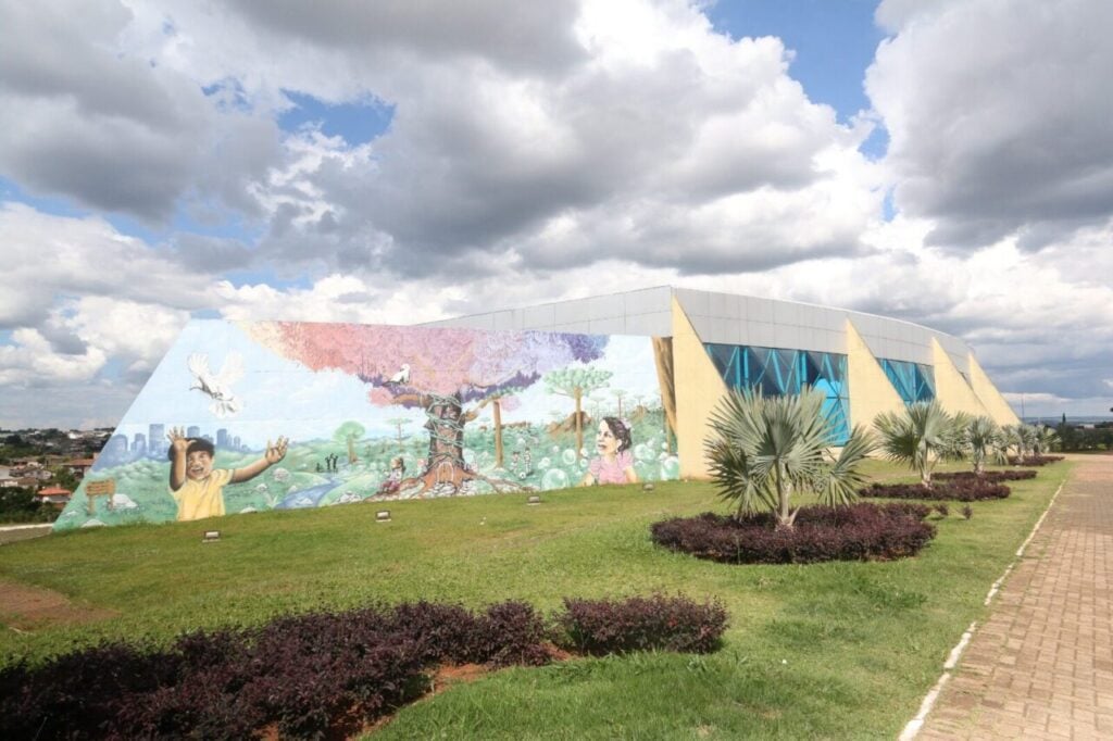 Arena mulituso recebe fanfarras