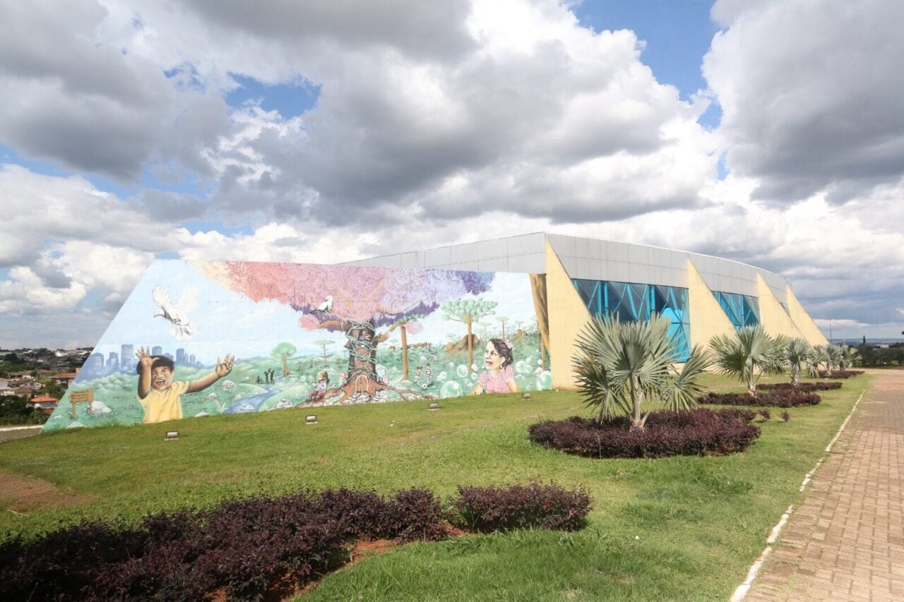 Arena mulituso recebe fanfarras