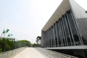 Fachada da Asssembleia Legislativa do Paraná