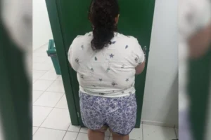 Mulher que se passava por adolescente