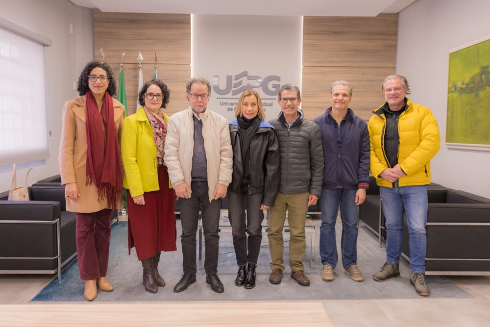 Visita de representantes da Tecpar à Universidade Estadual de Ponta Grossa, para tratar da criação de banco de células-tronco