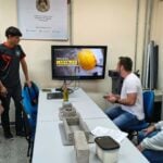 Alunos apresentando projeto