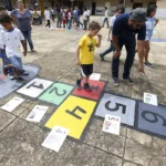 crianças brincando