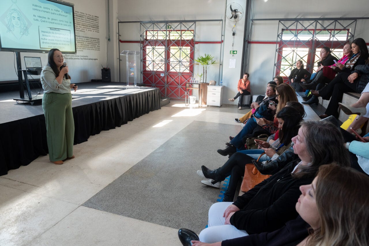 Palestra do projeto Dona de Mim, no Hub