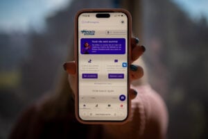 Tela de celular com o aplicativo ElaProtegida de Ponta Grossa