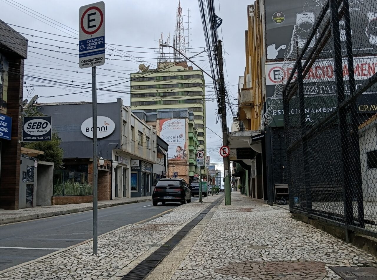 Rua XV de Novembro em Ponta Grossa (PR), julho de 2026