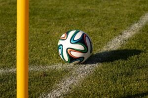 20381303-soccer-ball-6600446_1920