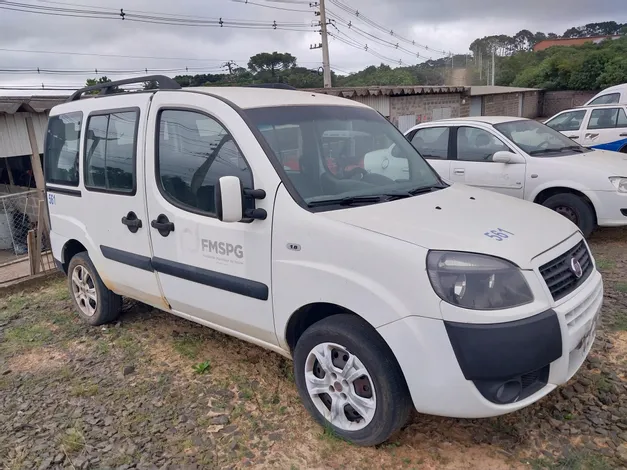 Automóvel branco