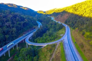 Trecho de Curitiba a São Paulo da Rodovia Régis Bittencourt