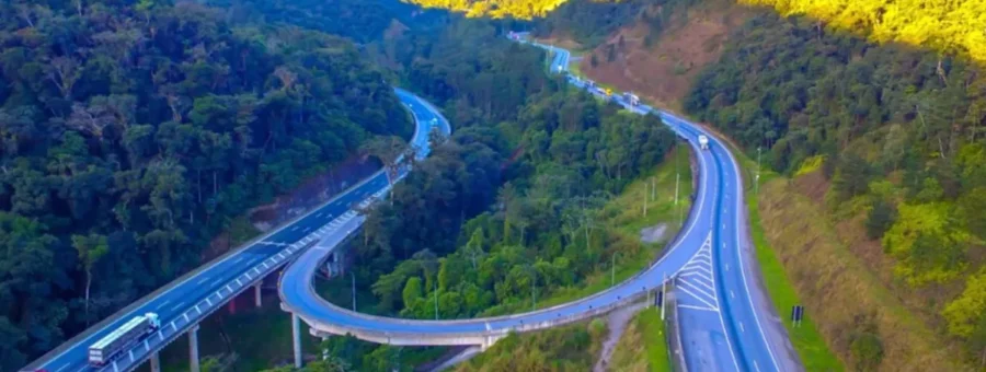 Trecho de Curitiba a São Paulo da Rodovia Régis Bittencourt