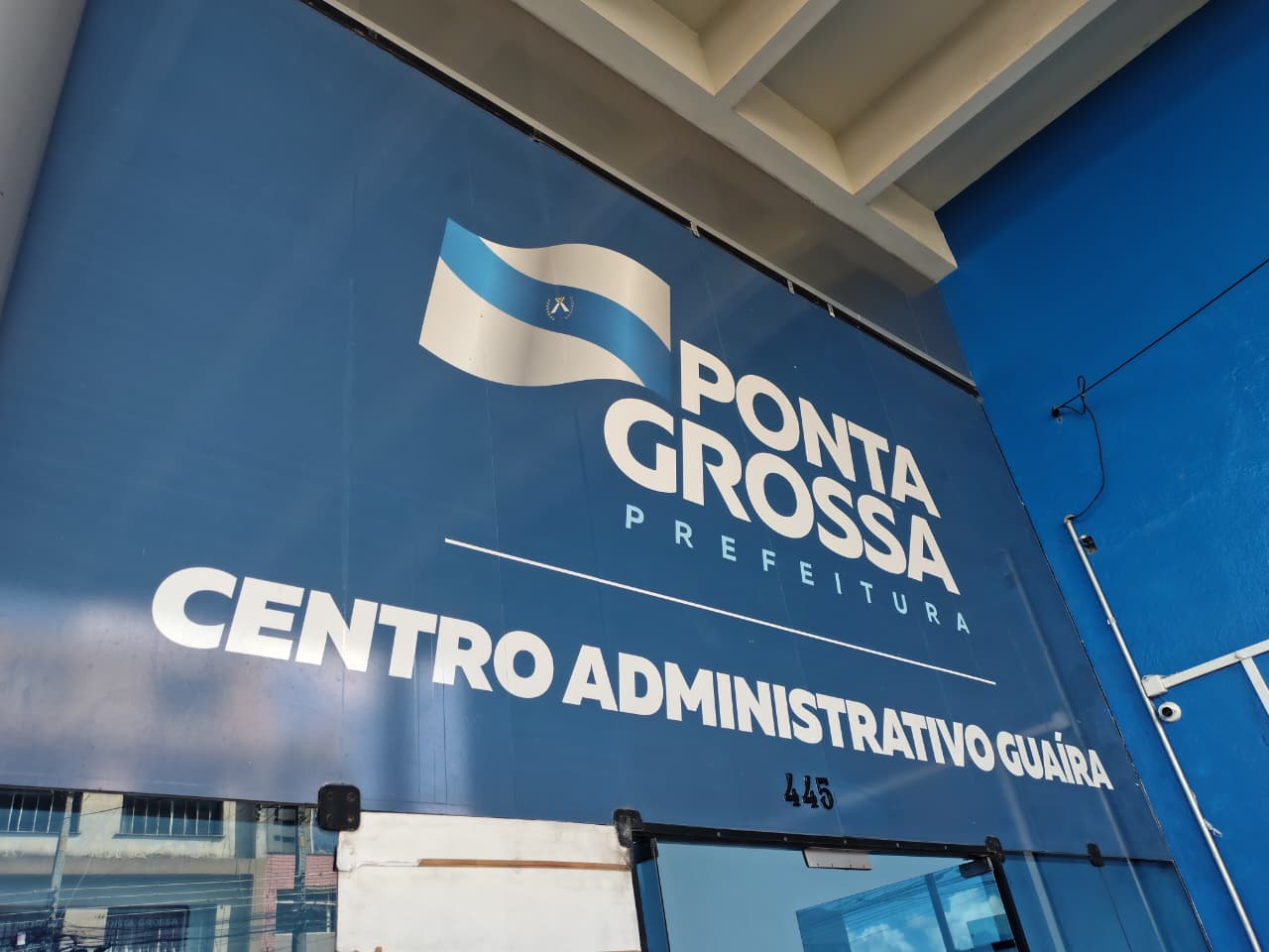 Placa da Prefeitura de Ponta Grossa