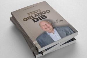 Livro "A vida de Orlando Dib"