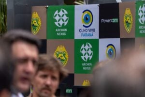 Outdoor do Programa Olho Vivo