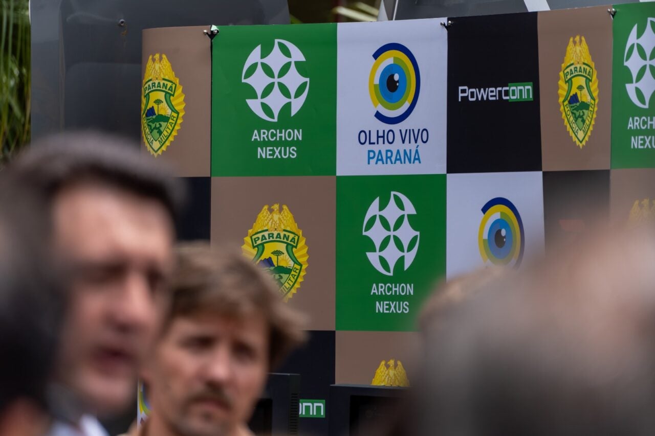 Outdoor do Programa Olho Vivo