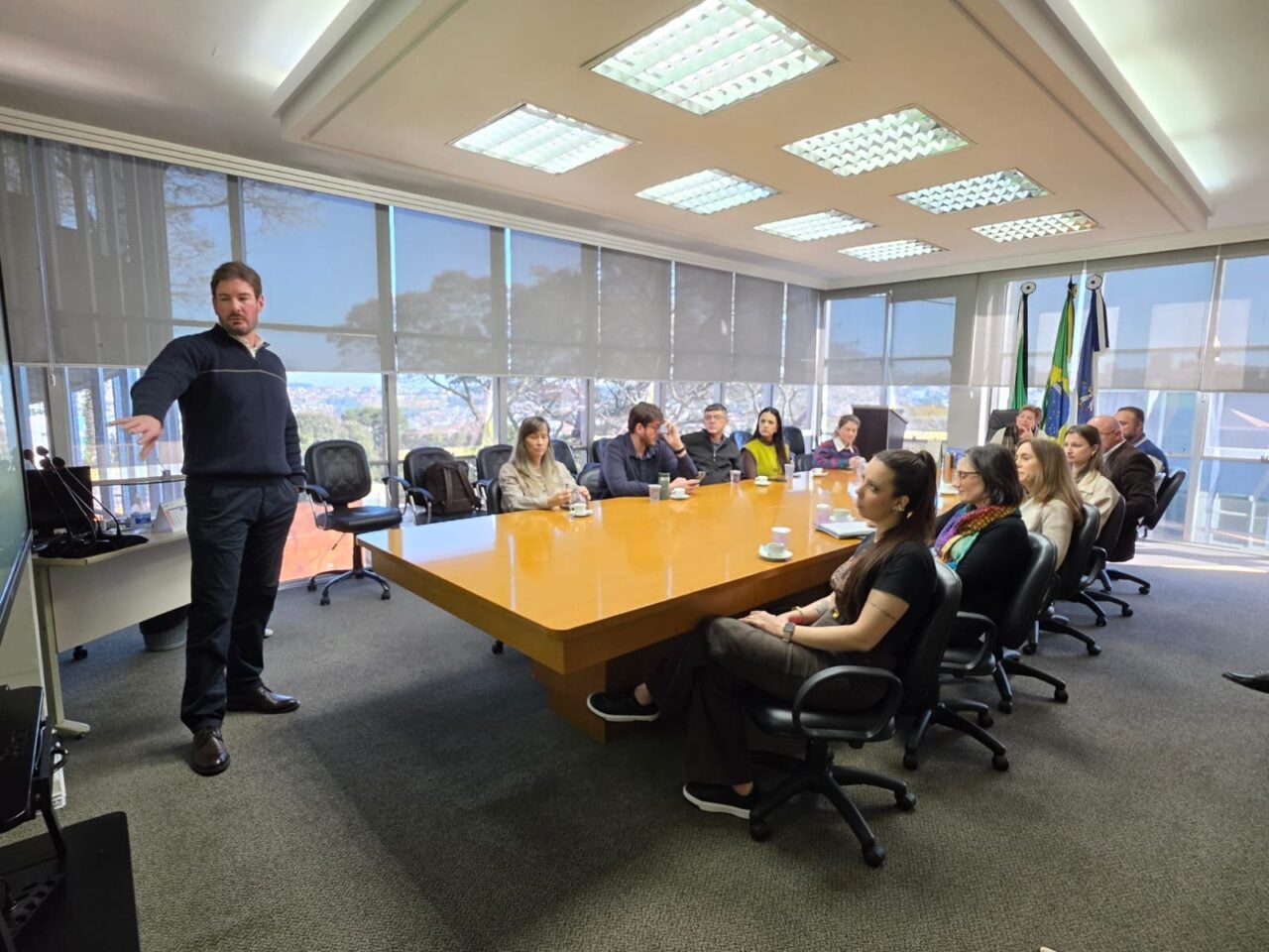 Reunião sobre revitalização no Centro de Ponta Grossa