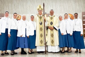 Bispo Diocesano, Dom Bruno Versari e irmãs da Copiosa Redenção