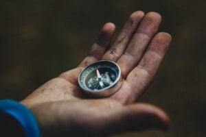dima_goroziya-compass-1753659_1920
