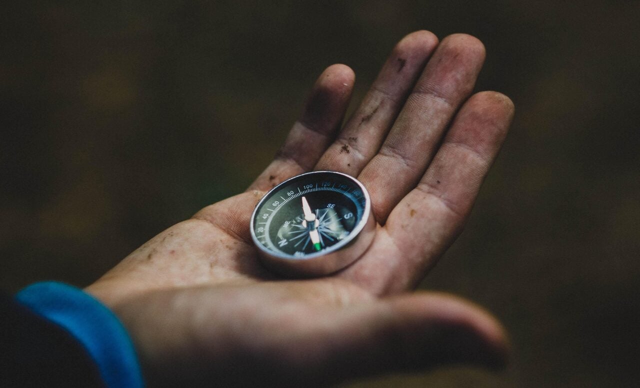 dima_goroziya-compass-1753659_1920