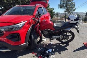 Colisão Moto Carro Ponta Grossa PG Avenida Monteiro Lobato